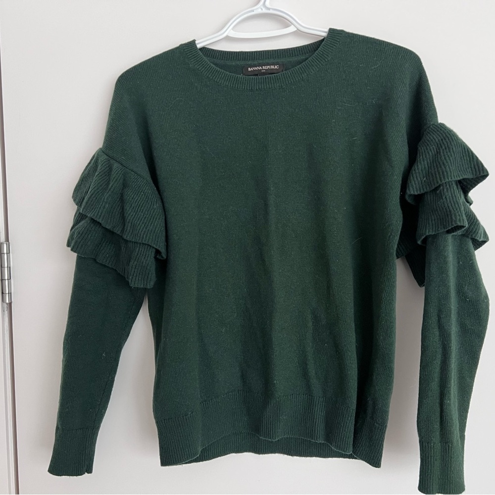 Beautiful green banana Republic sweater in size XS